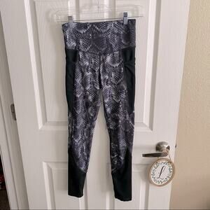 Champion High Waisted Snakeskin Leggings Womens Size XS Gray Black Spandex Blend